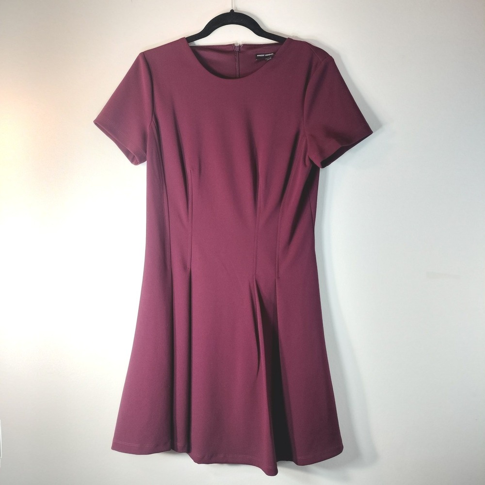 Maggy London Womens Burgundy Fit and Flare Short Sleeve Pleated Dress Size 6